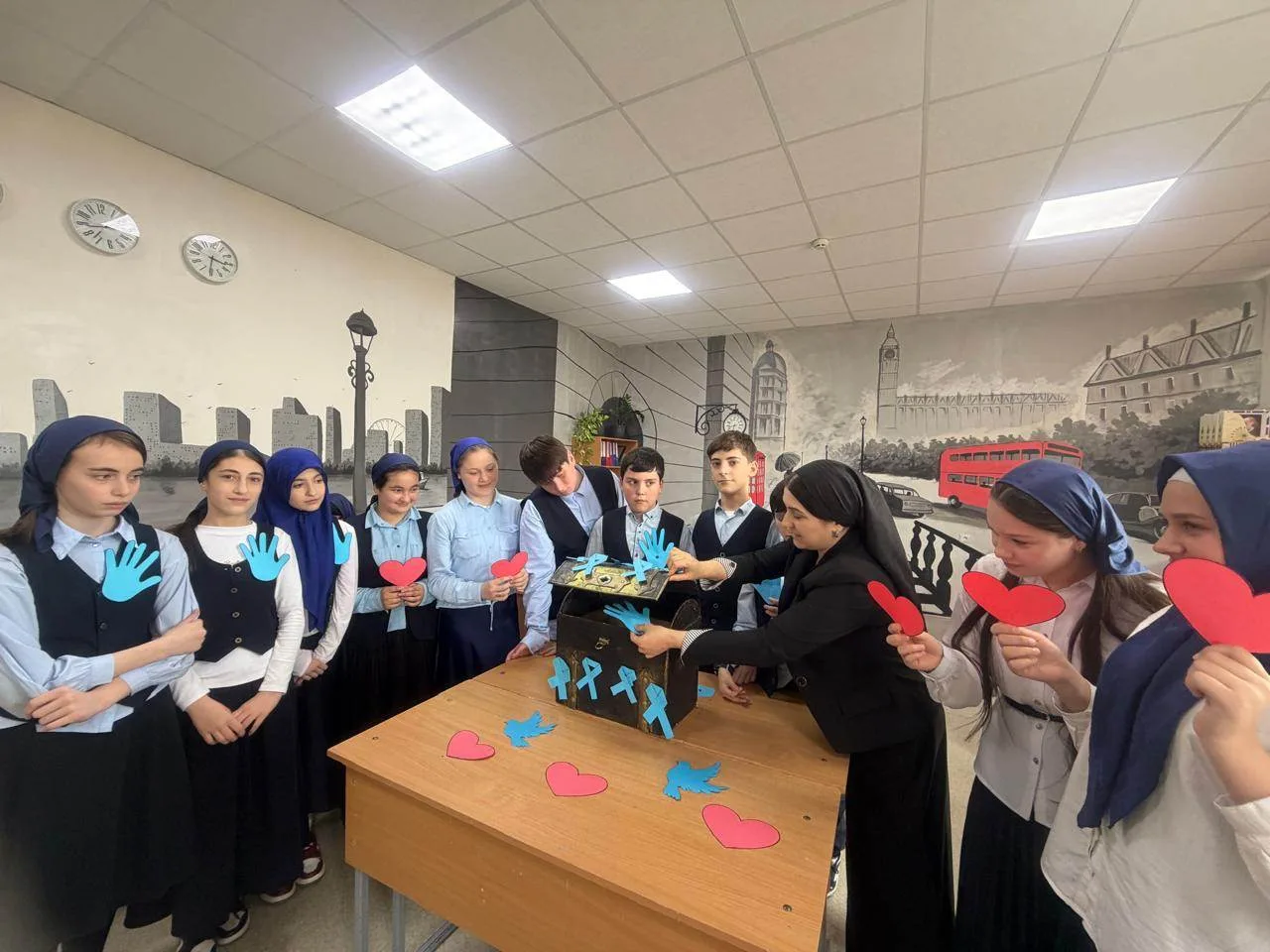 В 7 «А» классе прошел урок эмпатии «Синий чемоданчик»  ⁣ В рамках ежегодной Всероссийской недели рас