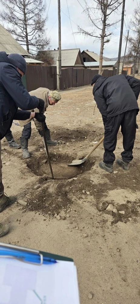 Уважаемые жители города Закаменск! Помогите ремонтным бригадам работать беспрепятственно!

В последн