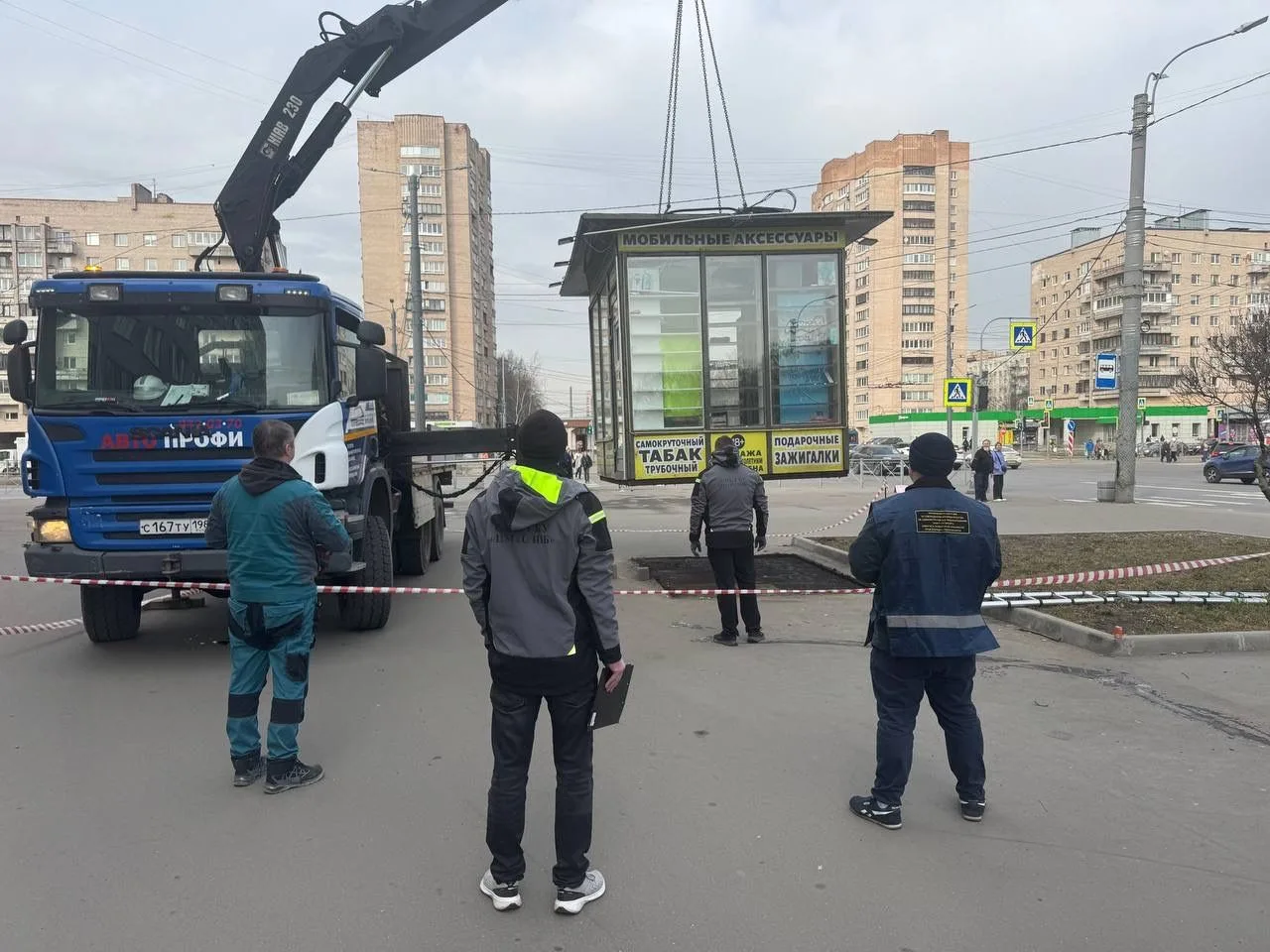 Незаконная торговля пресечена в Приморском и Фрунзенском районах  Сотрудниками Комитета проведены пл