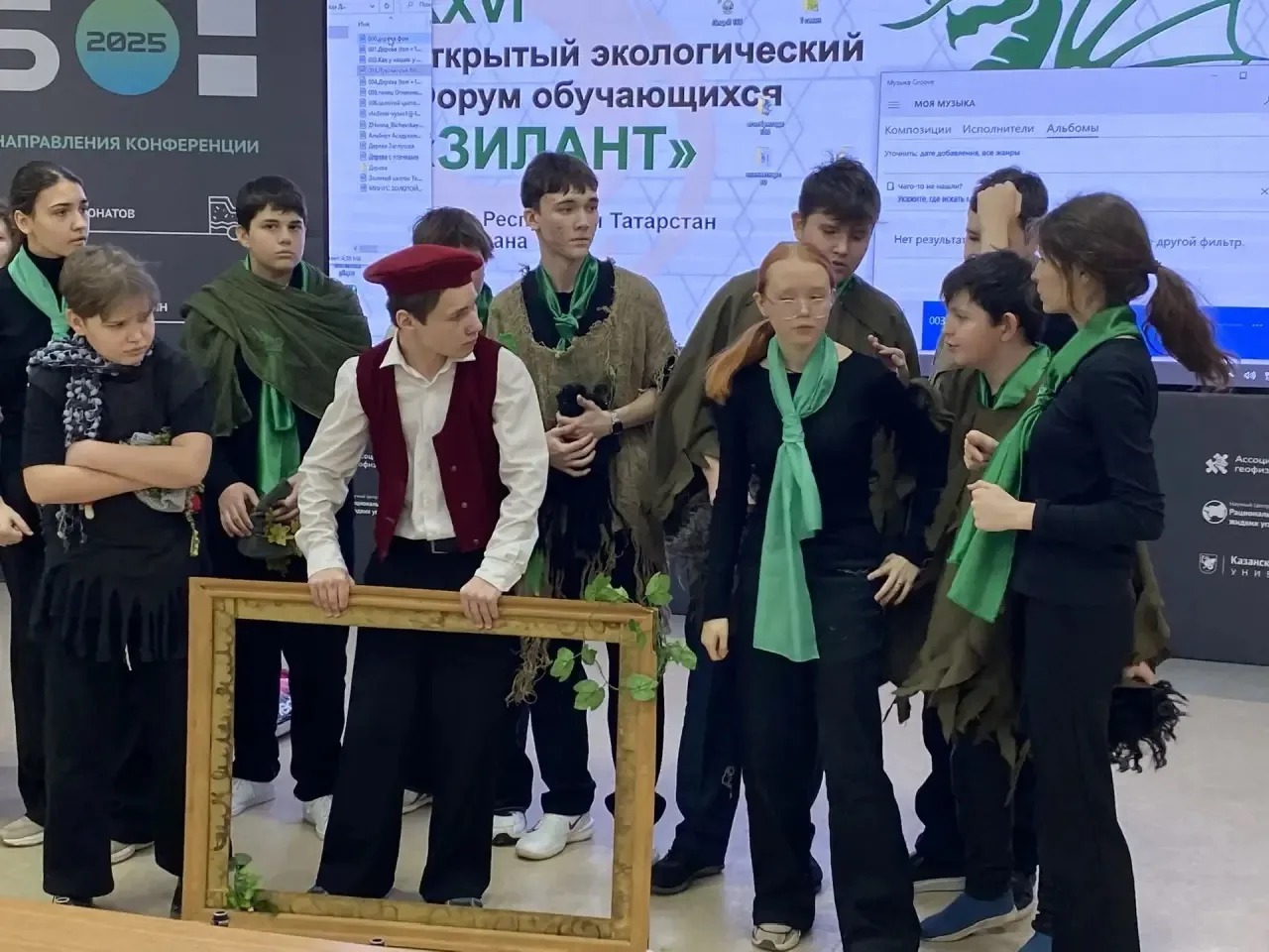 От всей души поздравляем школьный театр «Парус»(руководители: Красностанова О.Ю., Малянова А.В., Мус