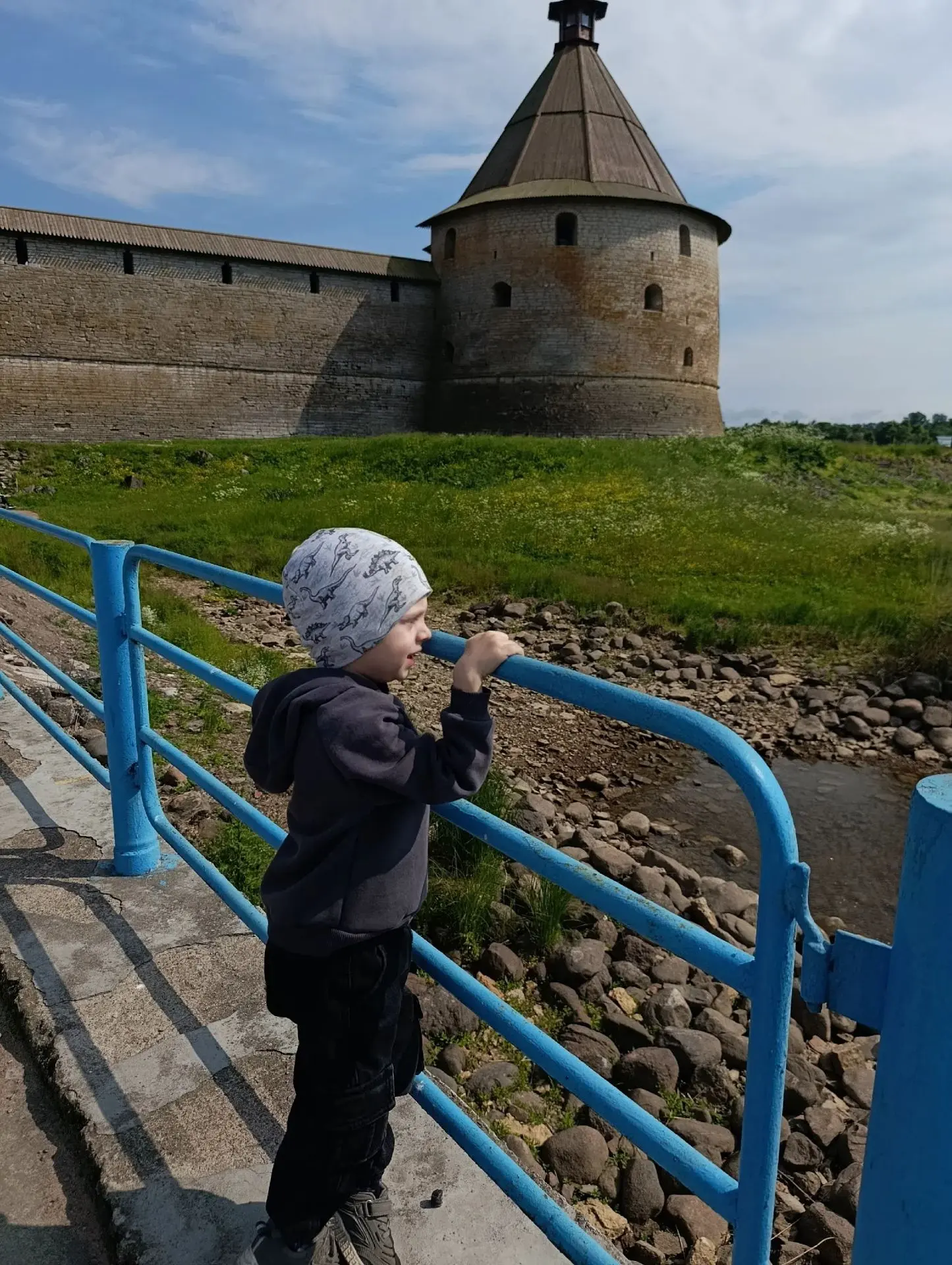☀️НАШЕ ЯРКОЕ ЛЕТО🌻2026🧡

Привет от юного путешественника Волкова Артёма, воспитанника группы "Детк
