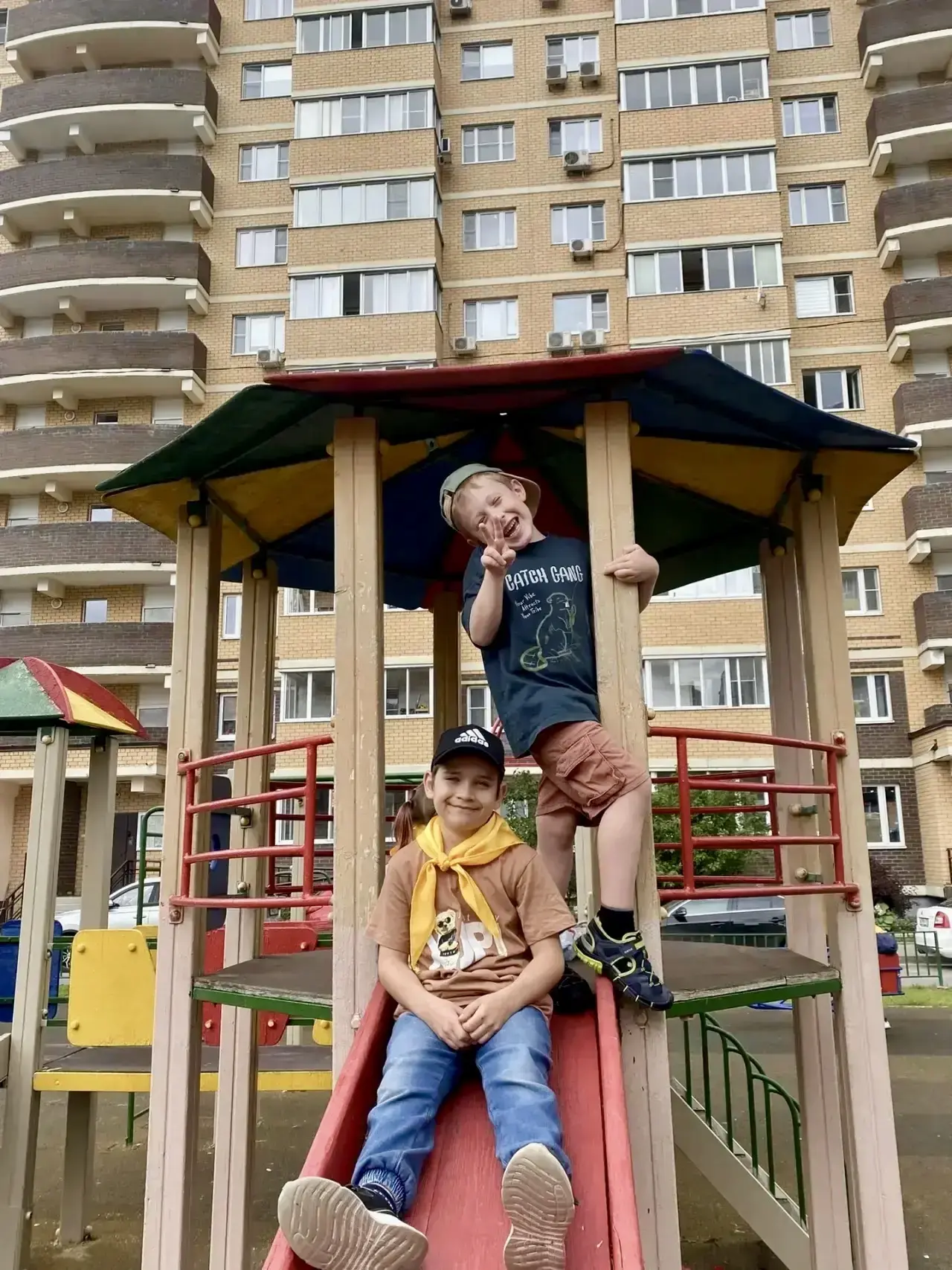👋🏻 #2044ПриветыСЛета 

⛱️ Пока мы набираемся сил на каникулах, Матвей из 1 «П» класса времени зря 