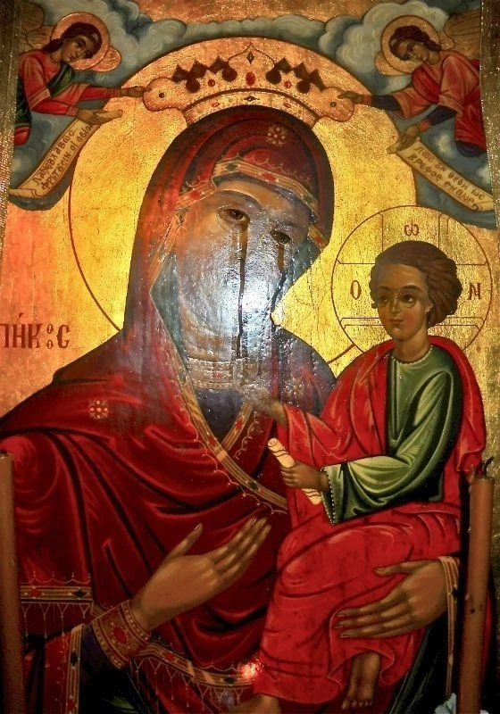 ИКОНЫ ПЛАЧУТ