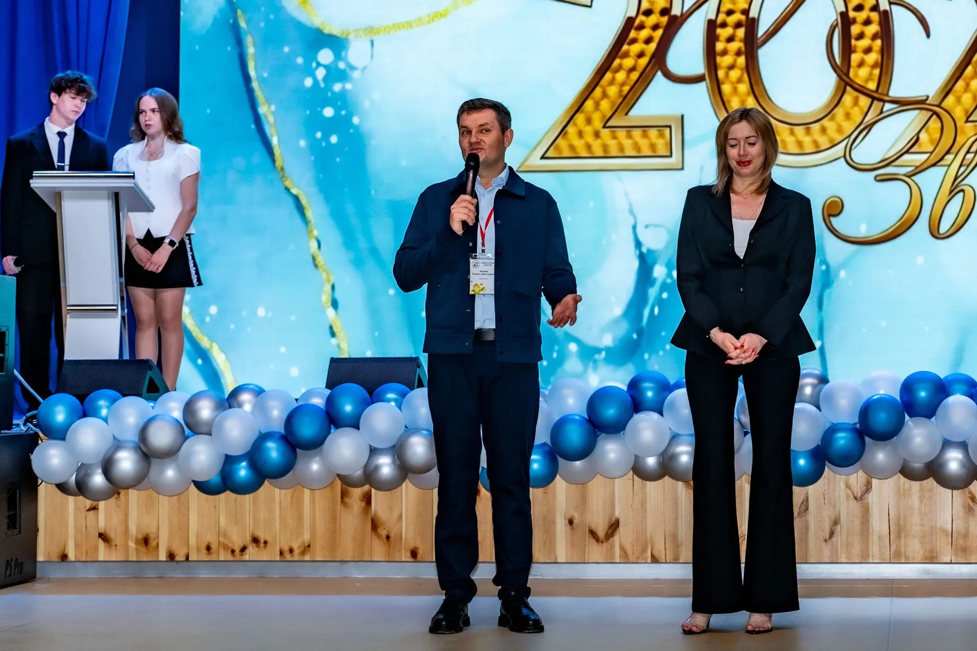 🔔 Сегодня прозвенел последний звонок для наших девятиклассников!  Это особенный день для всей школы 