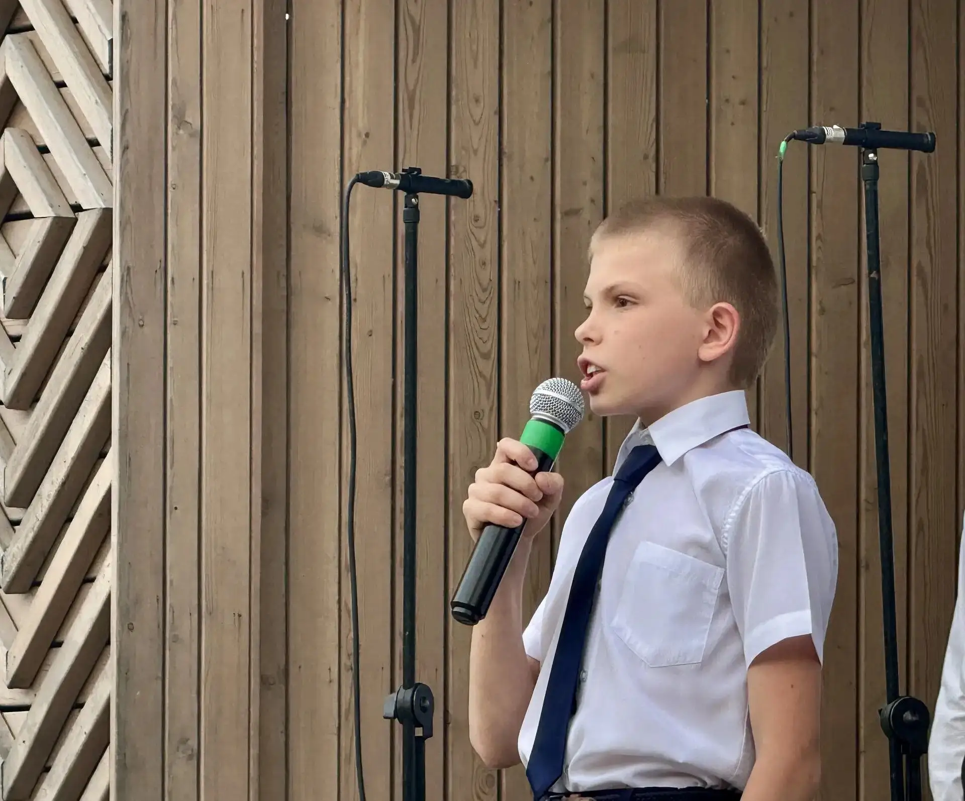 🎼 Не про буквы, а про память: в ступинском парке прошёл концерт ко Дню славянской письменности  На ц
