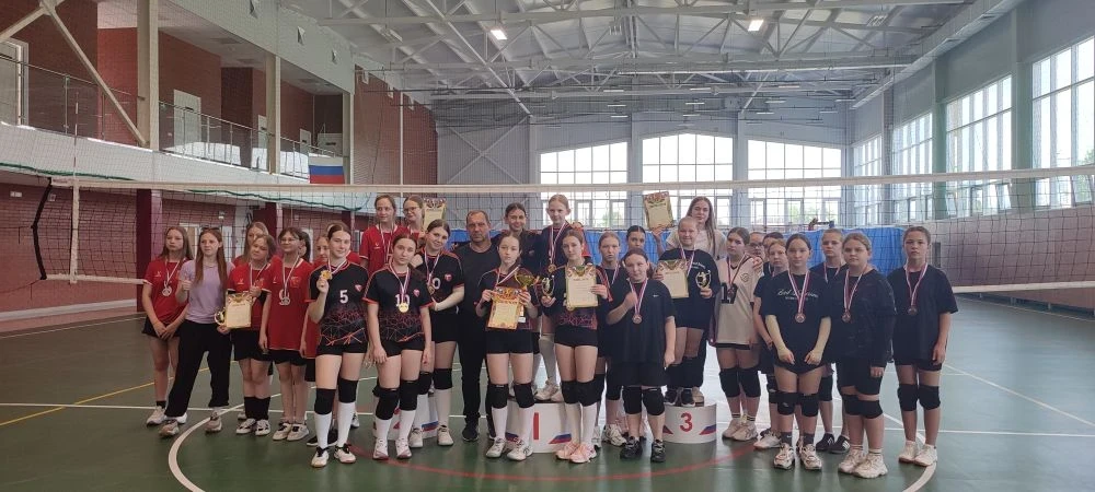 🏐 Сегодня в селе Никитовка состоялись захватывающие соревнования по волейболу среди девушек 2012–20