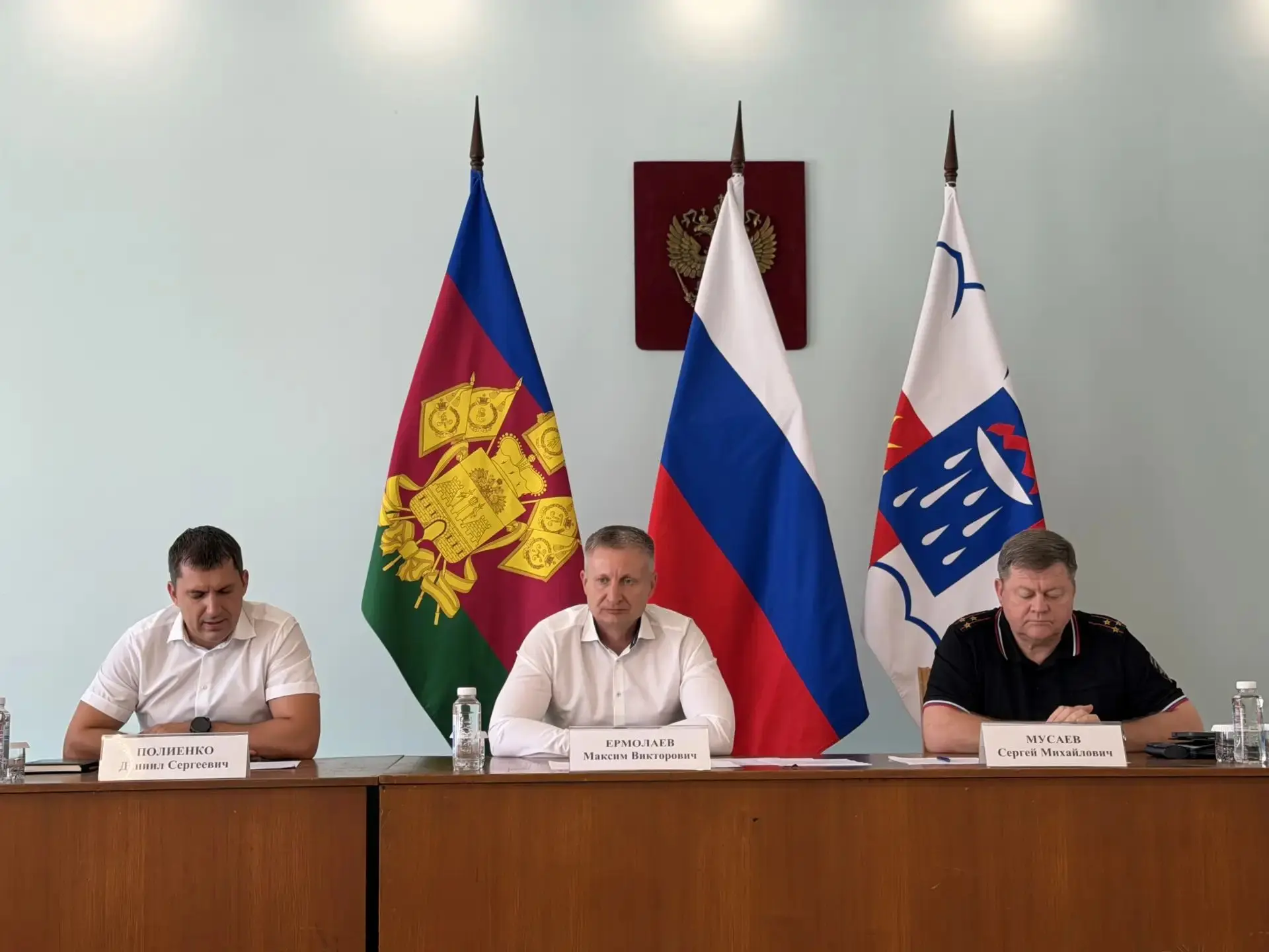 В администрации Лазаревского района состоялась встреча правоохранительных органов с пре...