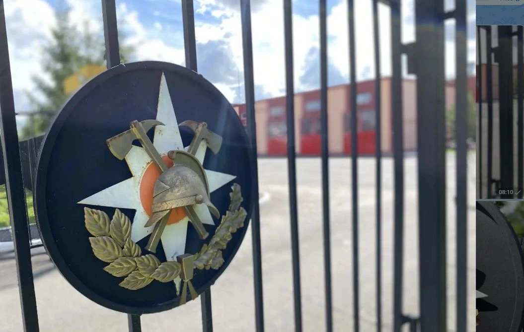 ВЧЕРА ЛИВЕНСКИЕ ПОЖАРНЫЕ ДВАЖДЫ ВЫЕЗЖАЛИ ПО ВЫЗОВАМ НА УЛИЦУ МИРА