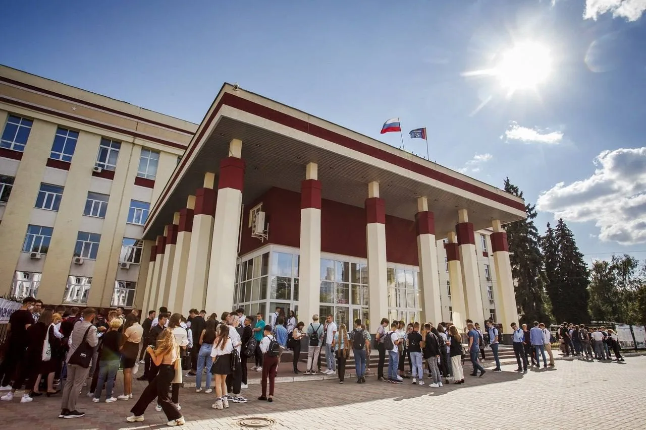 🎓 Поступить на бюджет в российские вузы стало сложнее.