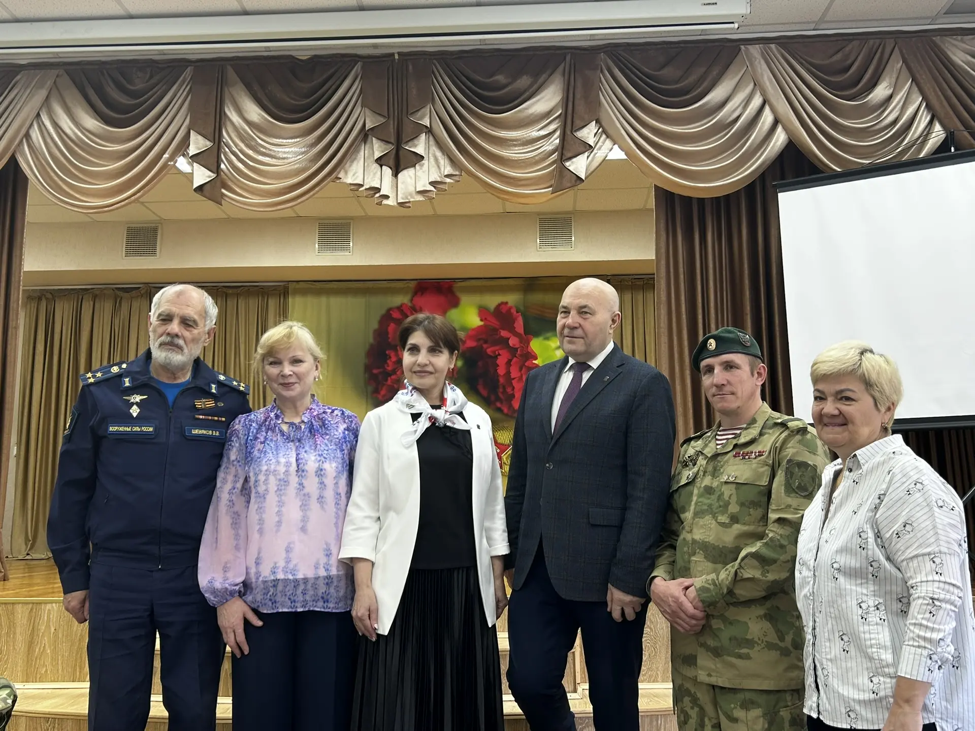 УРОК МУЖЕСТВА В школе состоялась очередная  встреча наших старшеклассников с людьми, которые могут п