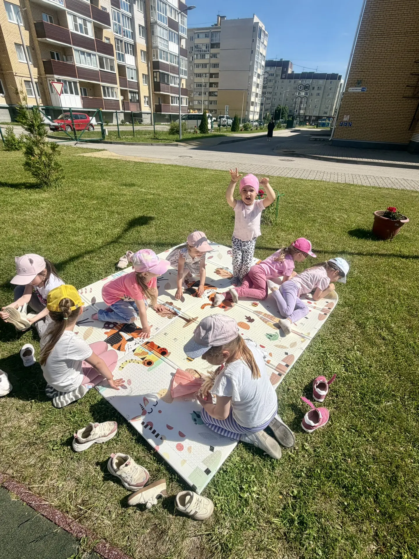 Вот и подходит к концу первая неделя лета🌤️ теплая погода и яркое солнце радуют нас уже несколько д