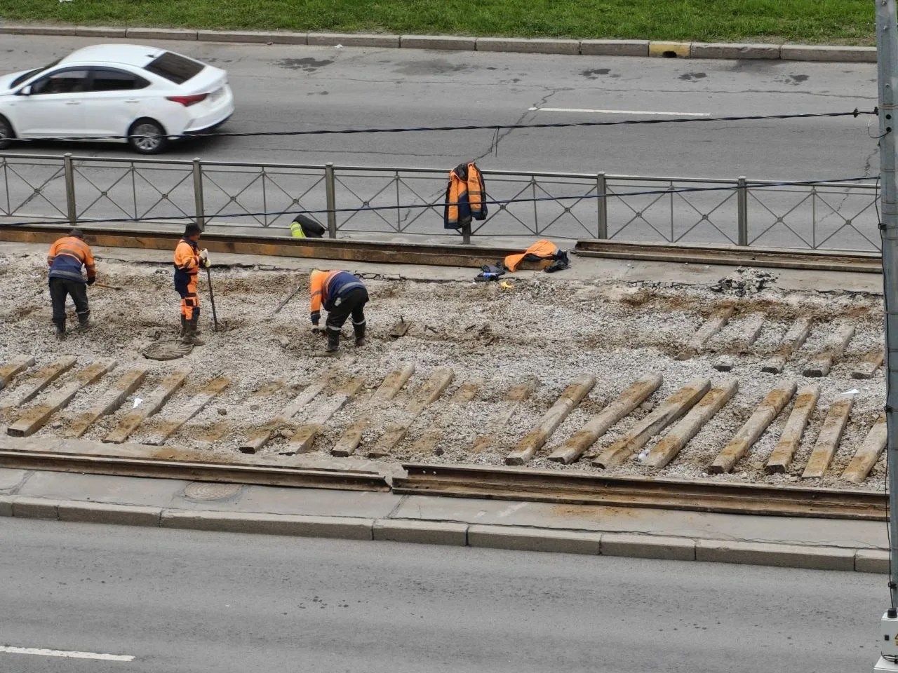 🚋 На Бухарестской улице ускорили ремонт трамвайных путей

В Купчино продолжается ремонт трамвайных 