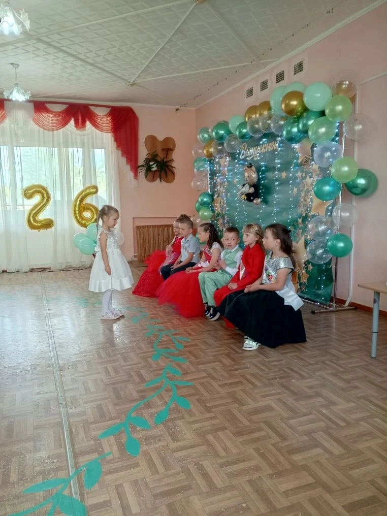 27 мая в нашем МКДОУ  "Детский сад №5 "Чебурашка" прошел Выпускной бал для детей подгот...