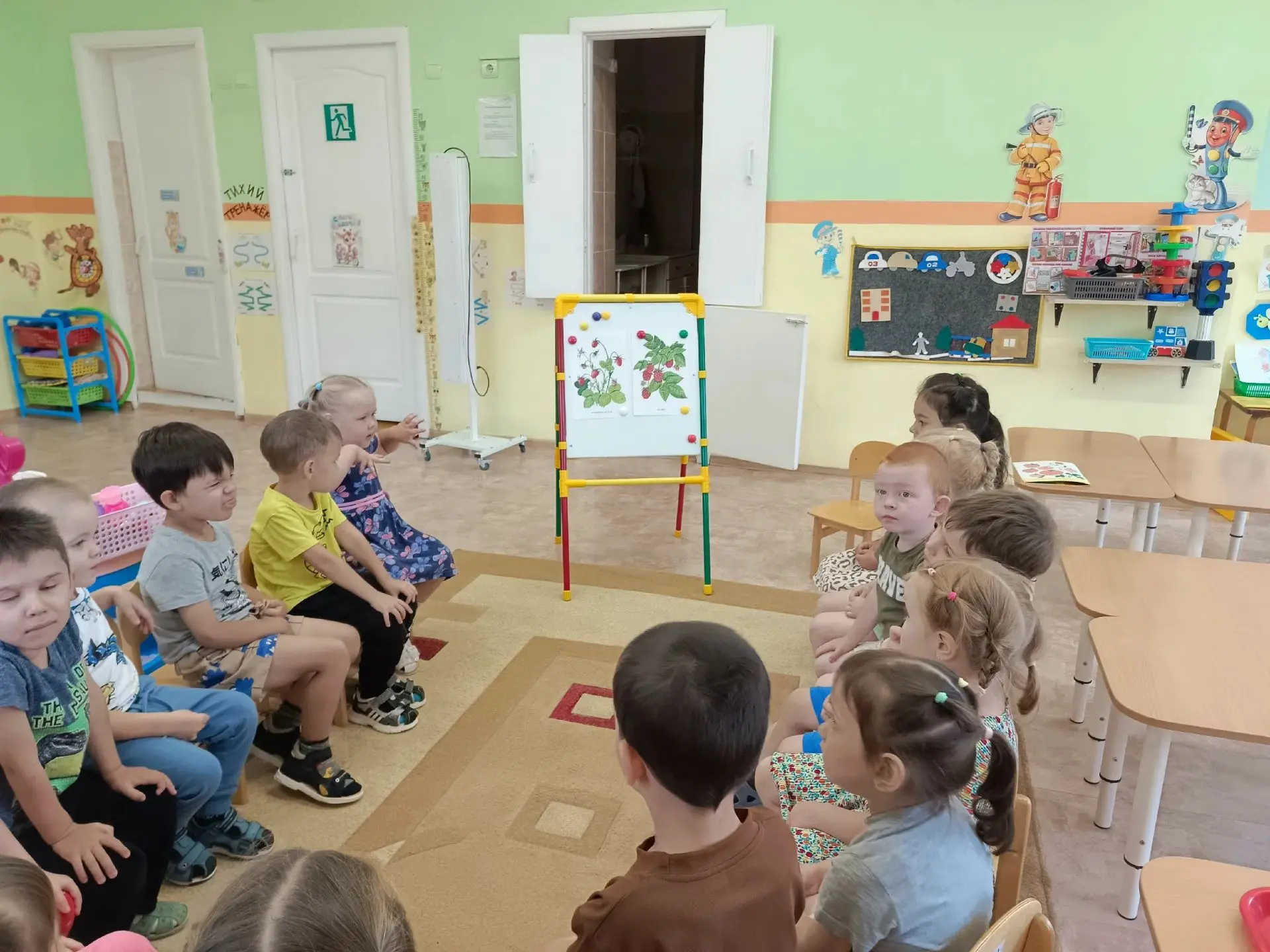 Лето — время спелых ягод, и в нашем детском саду прошёл «День ягод»!