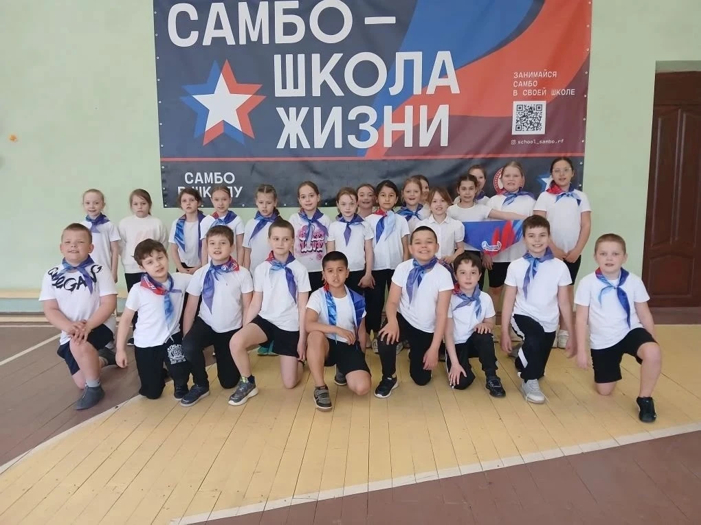 🏐 В нашей школе прошли спортивные мероприятия, посвящённые Дню Победы! 🎖️ Учащиеся приняли участие в