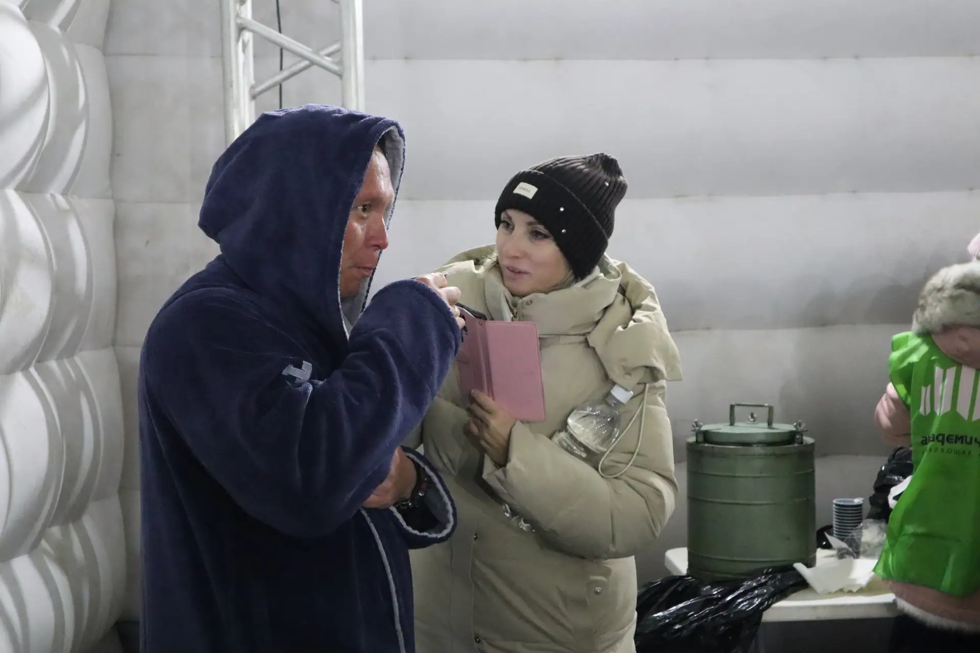 «Пусть в сердцах людей проснется что-то доброе»: в Академическом продолжаются Крещенские купания   С