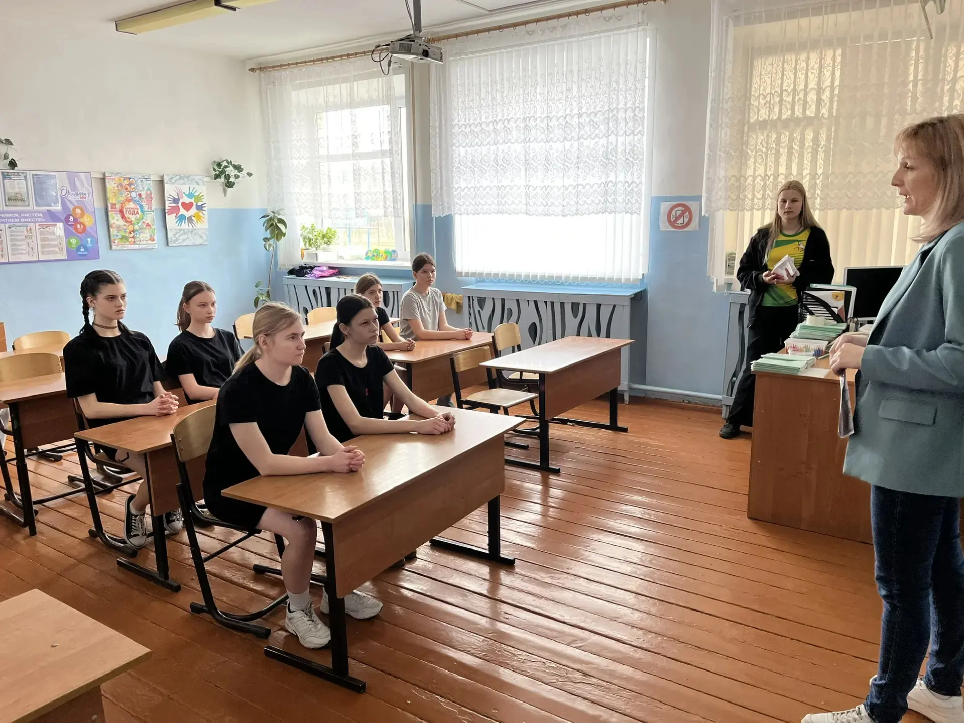 В МКОУ Верхнеикорецкая СОШ прошло необычное профориентационное занятие — к ребятам прие...