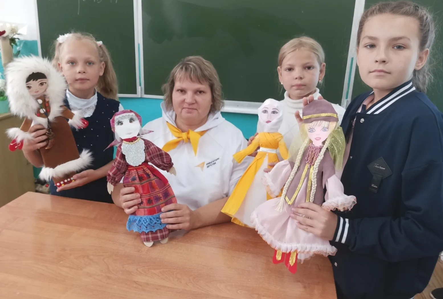 К 8 сентября, когда в нашей стране отмечались День языков народов РФ и Международный де...