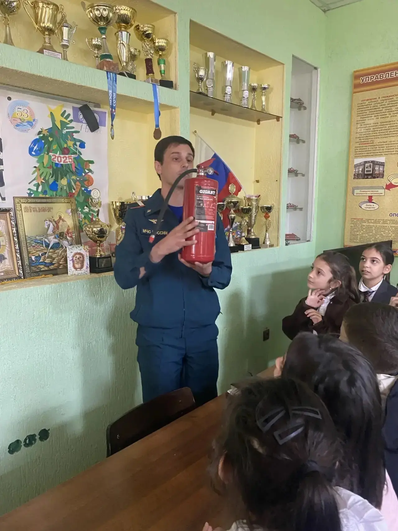 🔥 Незабываемая экскурсия в пожарную часть! 🚒  📆Сегодня ученики 1 «Г» класса побывали в гостях у наст