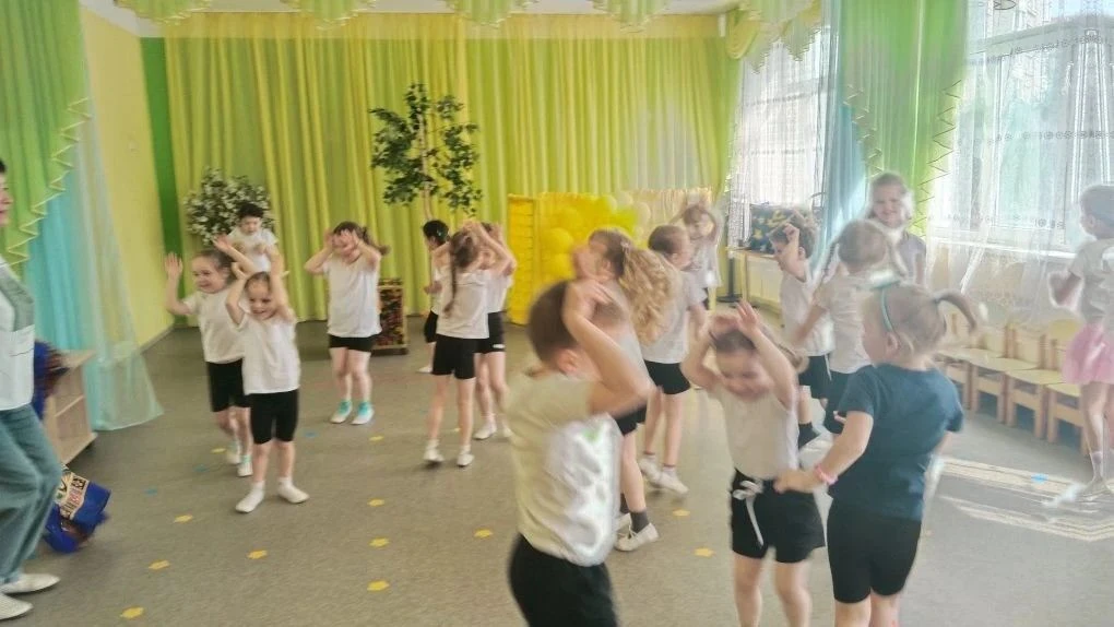 Развлечение "Волшебный сундучок" в группе "Шалуны"