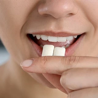 🦷 Жевательная резинка — польза для зубов или вред?
