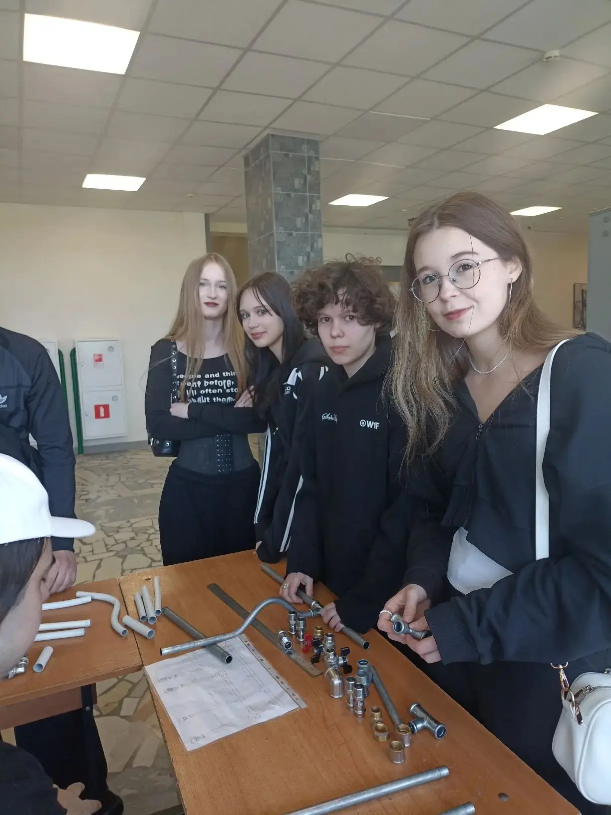 ⚙️ЕДИНАЯ МОДЕЛЬ ПРОФОРИЕНТАЦИИ🛠️  📌Сегодня учащиеся 10А класса нашей #гимназии21 стали участниками м