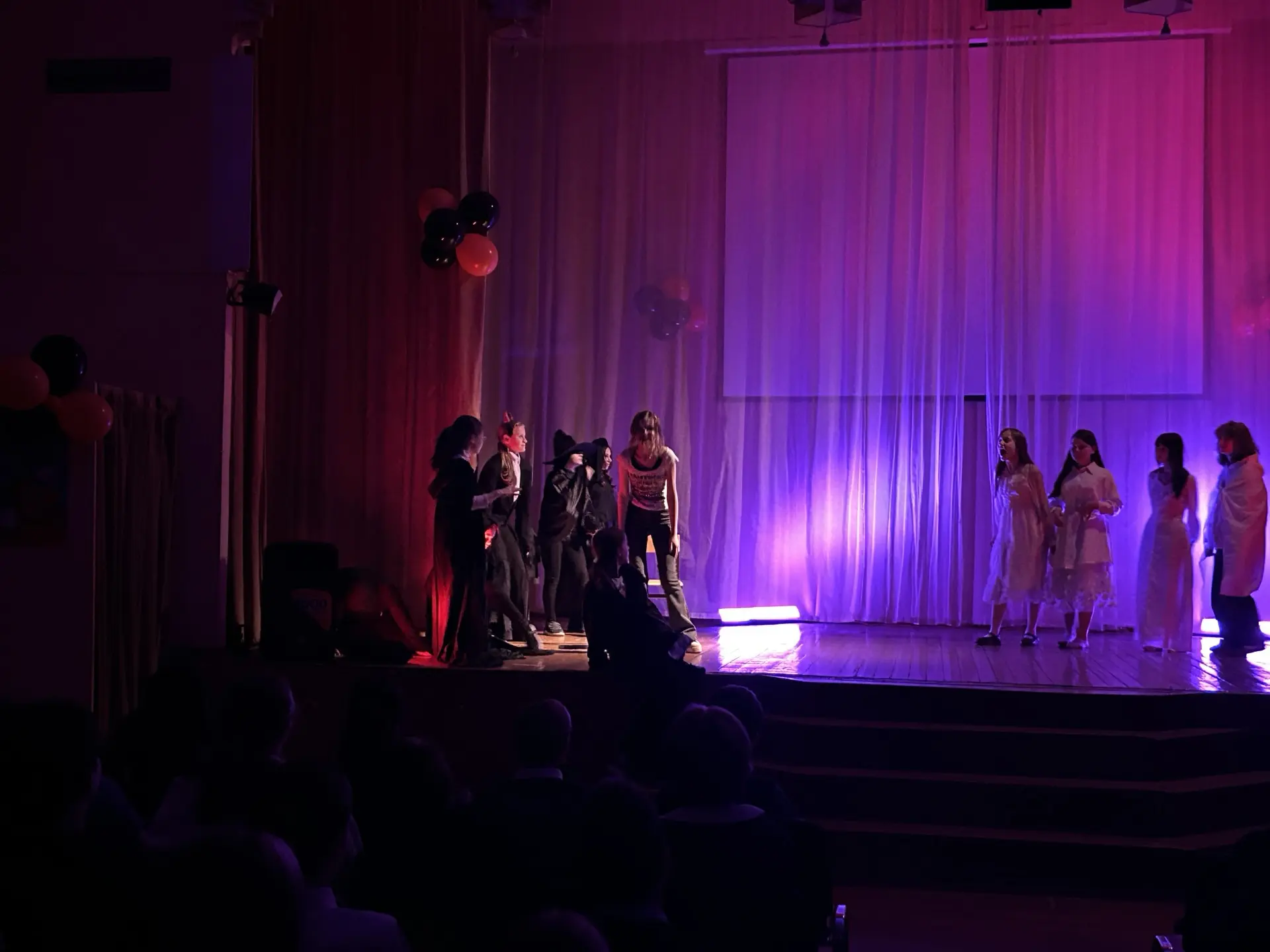 Премьера спектакля  🎭 Ребята из нашей студии «Школьный театр» под руководством Муранова Константина 