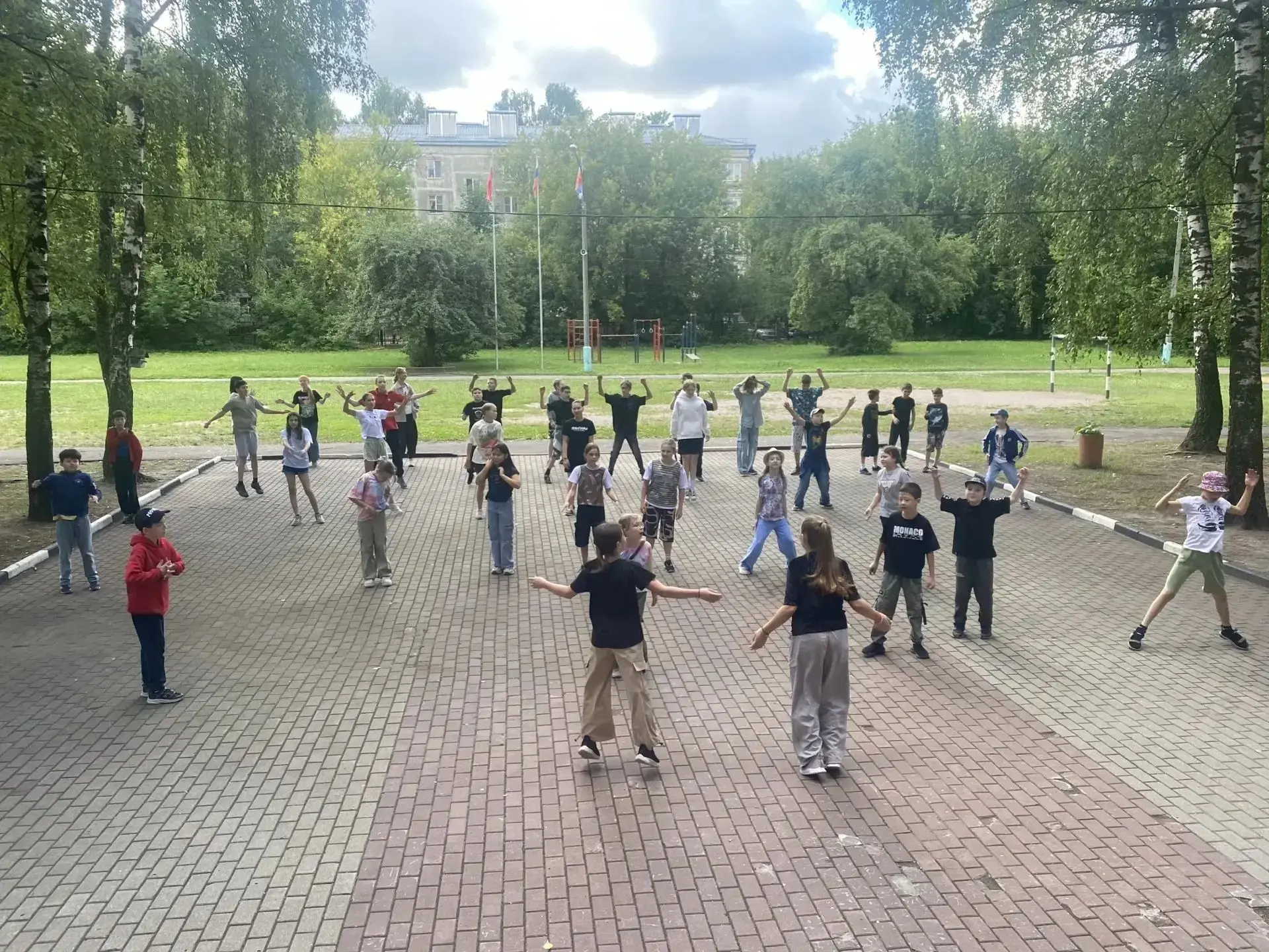 ⚡ Утро в нашем пришкольном лагере началось с бодрой зарядки!
А потом... нас ждал невероятный квест! 