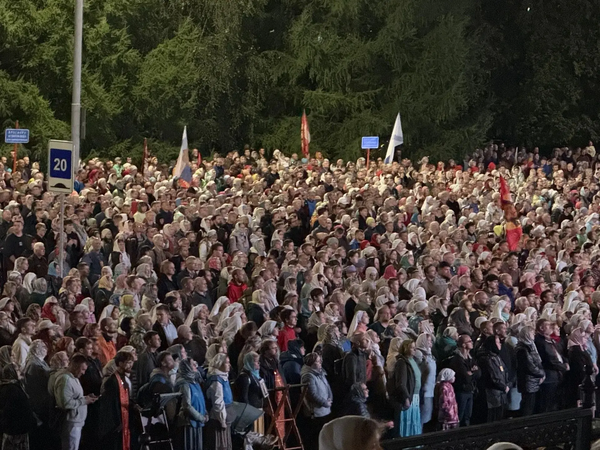 Десятки тысяч верующих приняли участие в Царском крестном ходе