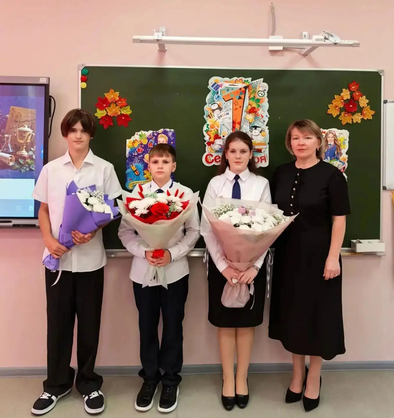 1 сентября школа села Знаменское Башмаковского района встретила своих учеников радостно...
