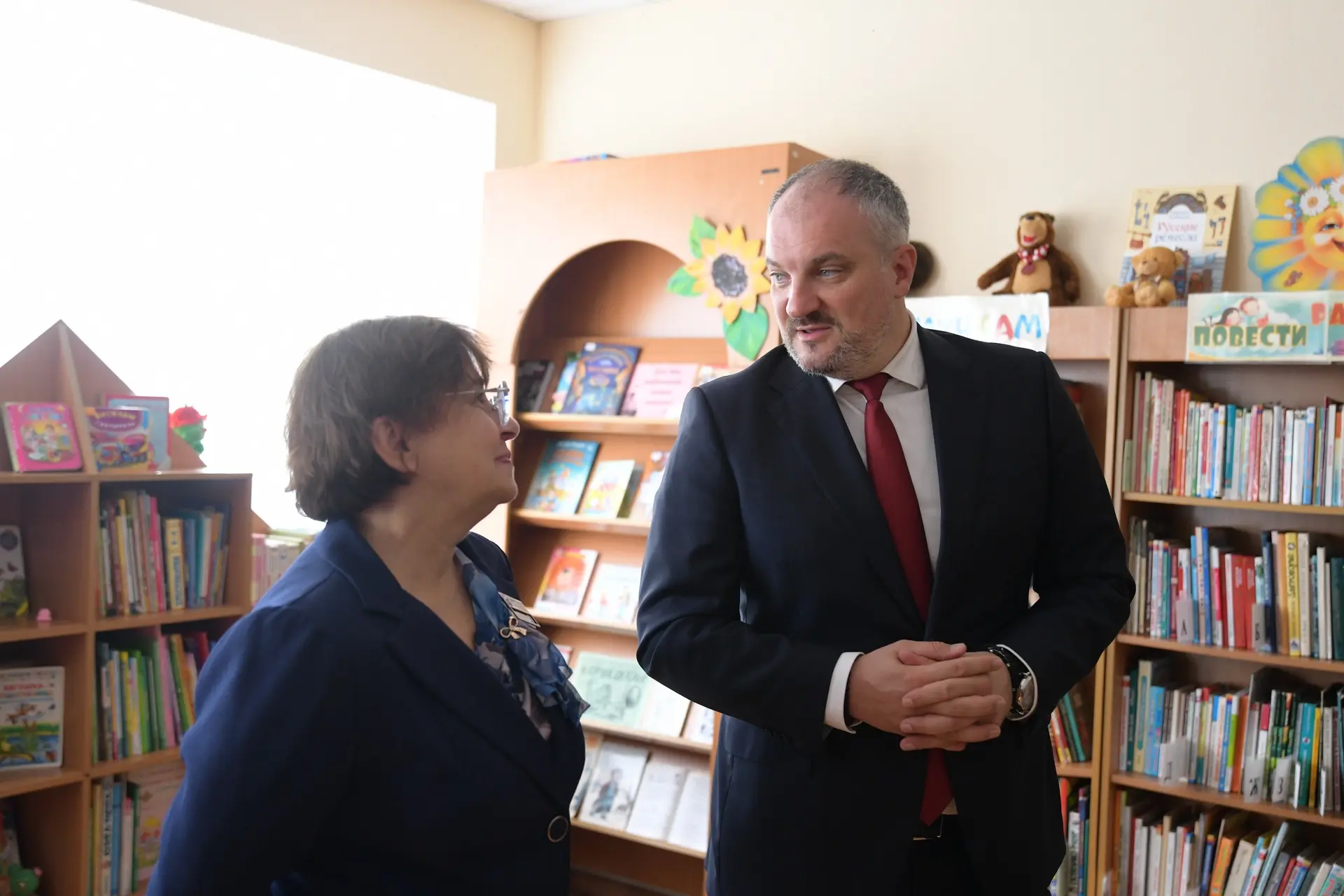 Заглянул в библиотеку в Каменке📚