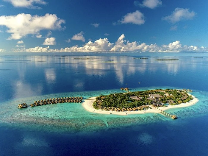 🩵Райский уголок на земле — Мальдивы

Kudafushi Resort & Spa 5* — курортный спа-отель в Раа Атолле с