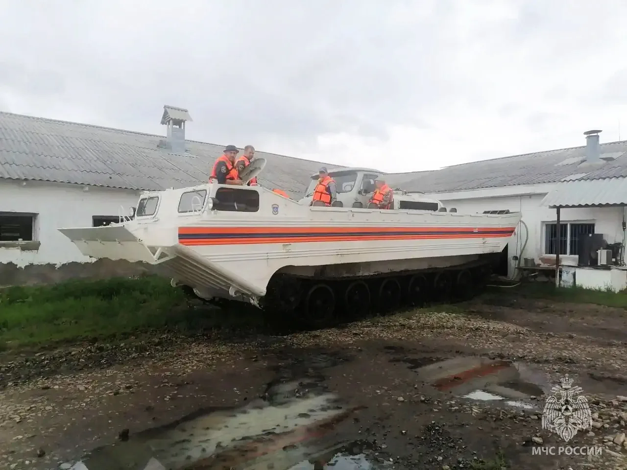 ⚡Тюменские спасатели помогают населенным пунктам Свердловской области