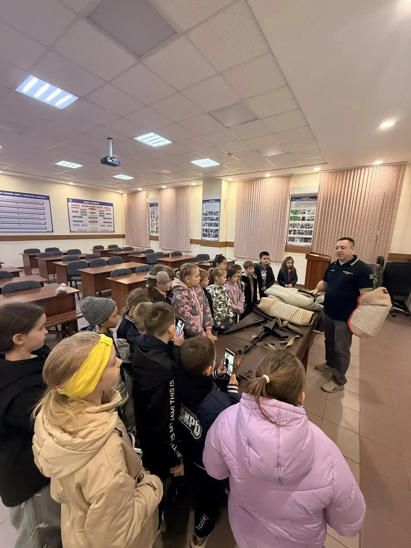 Погружение в профессию  🐾 Незабываемое путешествие в питомник  служебного собаководства  совершили у