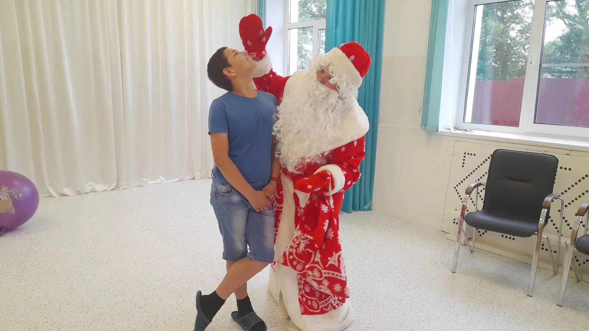 «Дед Мороз и лето» ☀️🎅

Под таким названием прошло в нашем Центре летнее развлечение!

В жаркий лет