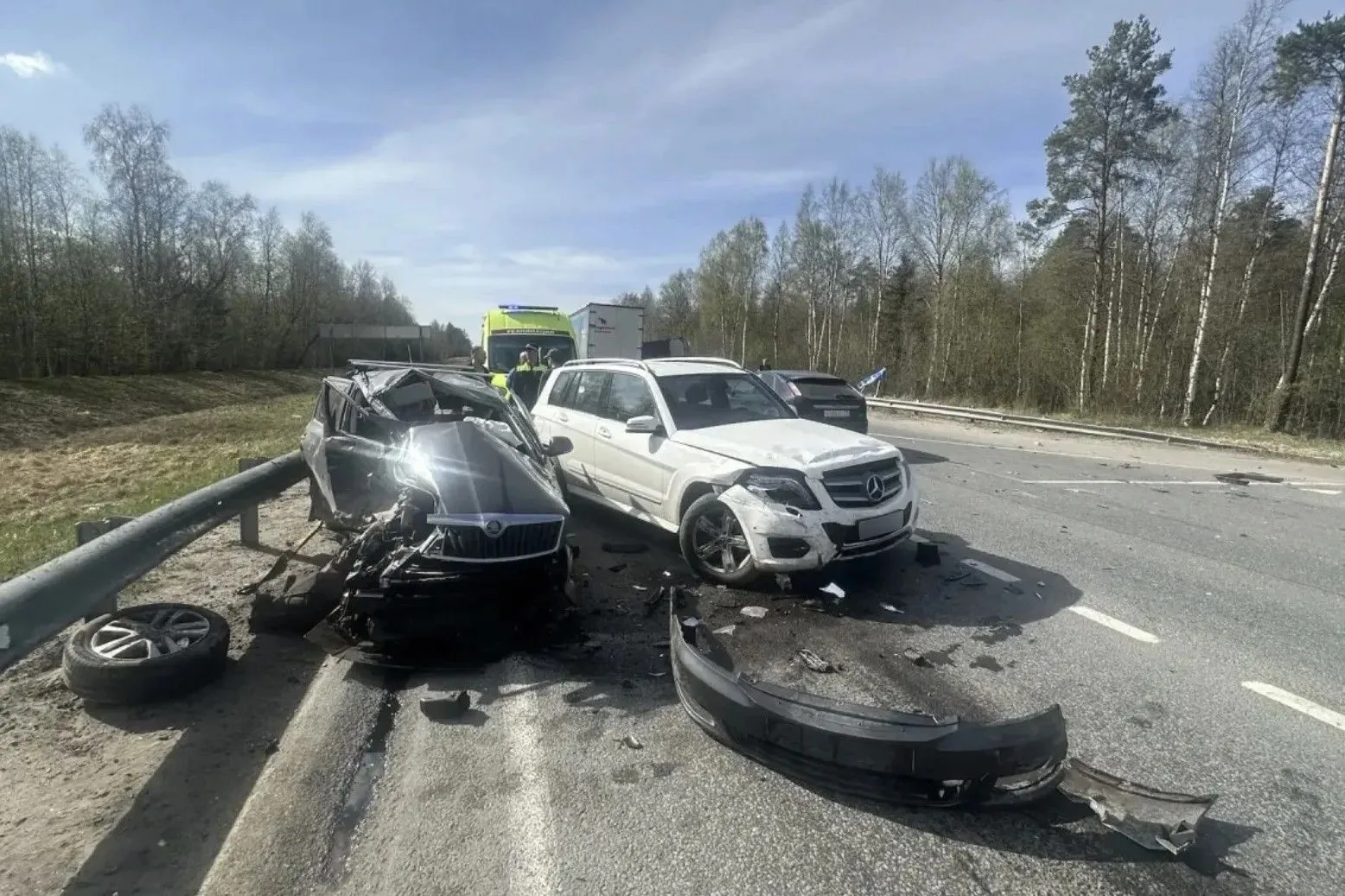 На северодвинской трассе в ДТП с участием пяти автомобилей пострадали два человека  Сегодня на 25-м 