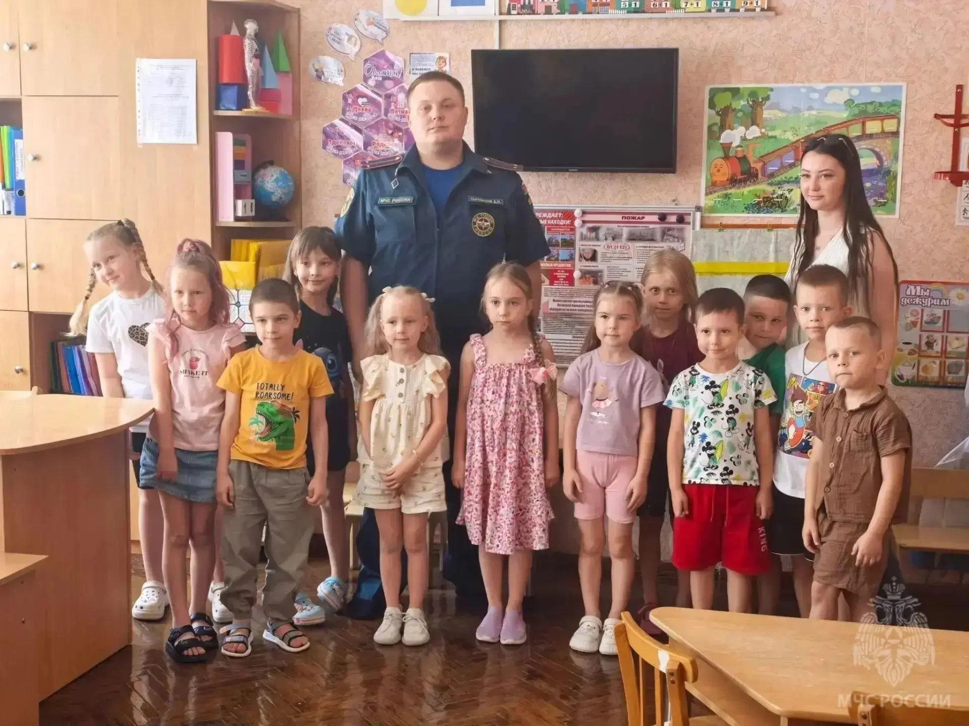 Научить малышей распознавать опасность и правильно на нее реагировать

Эту задачу ставят перед собой