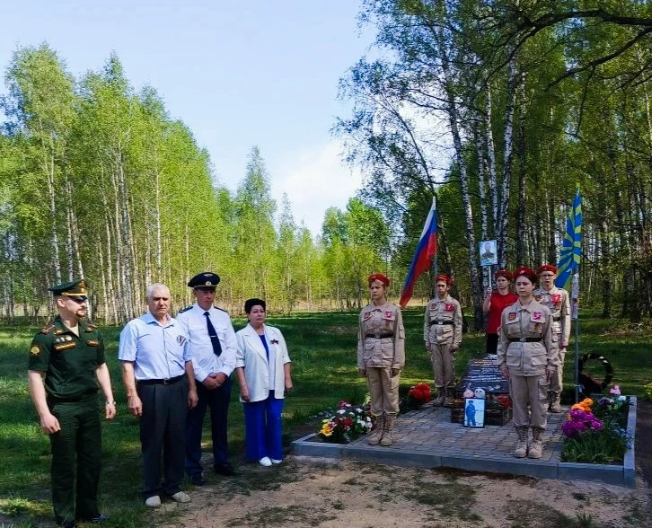 🇷🇺В честь Великой Победы глава района Холуев В. И. и глава администрации района Максименко Л. И. вме