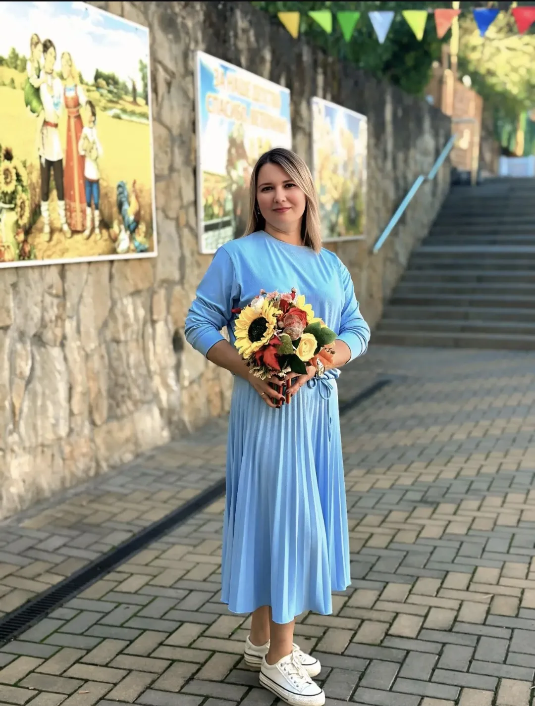 Сегодня поздравляем с днём рождения 🌸нашего воспитателя Мезенцеву Лилию Александровну❣️ Поздравляем