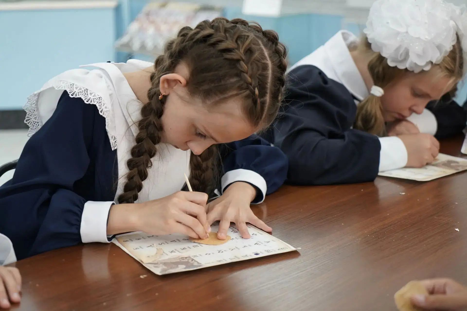Горох, чернила и розги: зовём в «Школу прошлого»! 📜🖌
