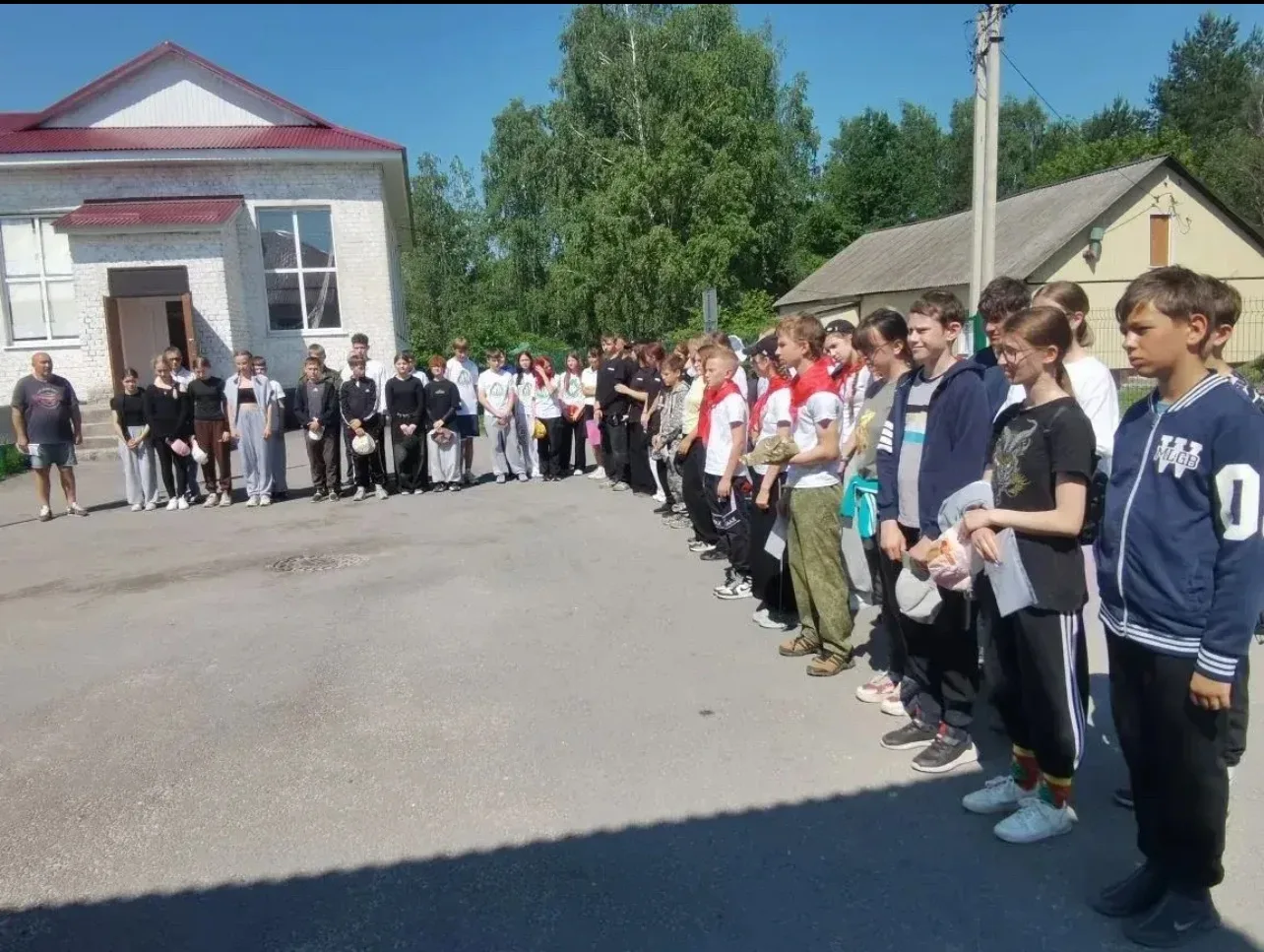 Слет юных туристов

     10 и 11 июня в живописном Плехановском лесничестве прошел третий   слет юны
