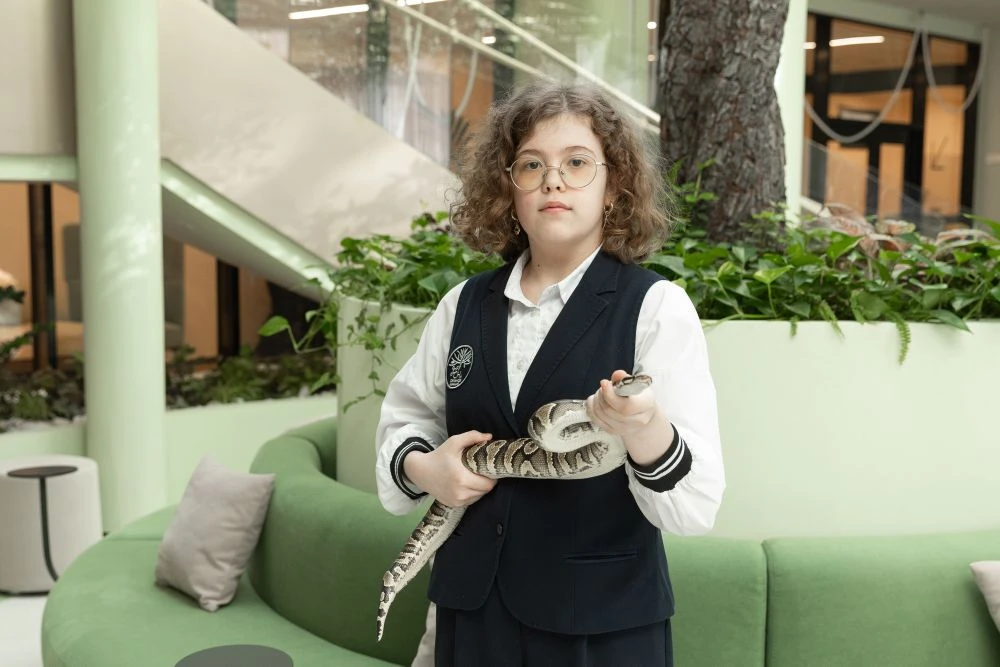 Дневник обитателей ЭБЦ. Застенчивая звезда ⭐

🐍 Знакомьтесь, королевский питон — самый спокойный хи
