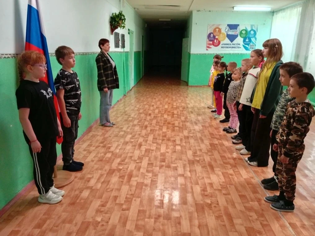 Сегодня в нашем лагере прошёл первый день ,посвящённый Дню защиты детей и открытию лаге...