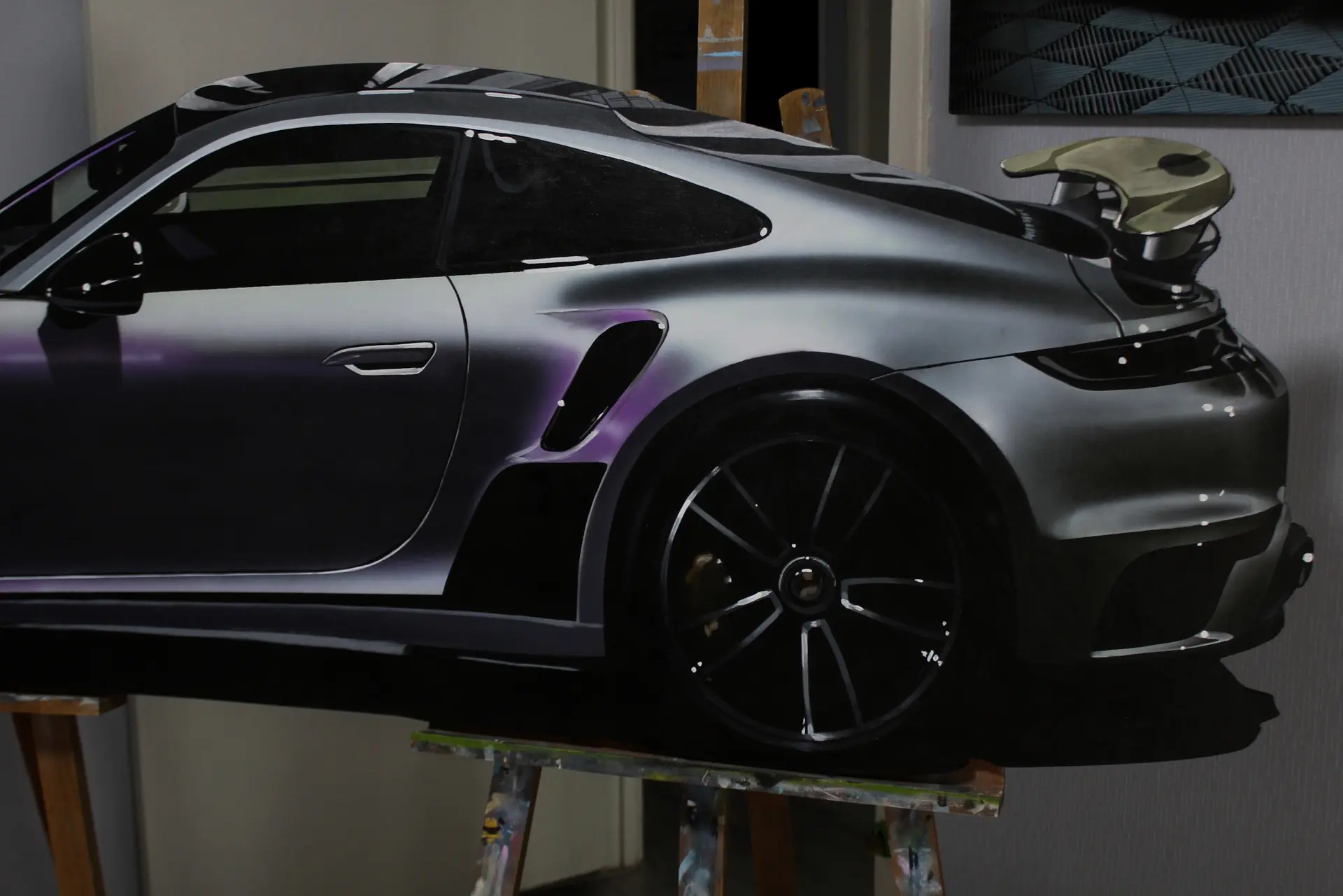 👩‍🎨 Автомобильное искусство: Porsche на фанере  Наша пользовательница Татьяна Макаревич — художница.