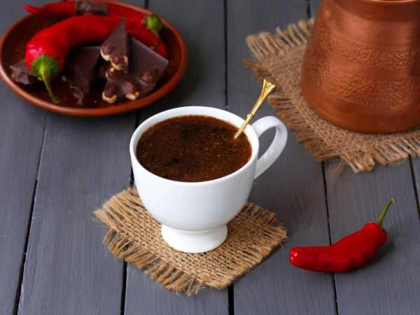 ☕ Кофе с перцем.  Ингредиенты:  • Вода – 200 мл • Кофе молотый – 2 ч. л. • Сахар – по желанию • Пере