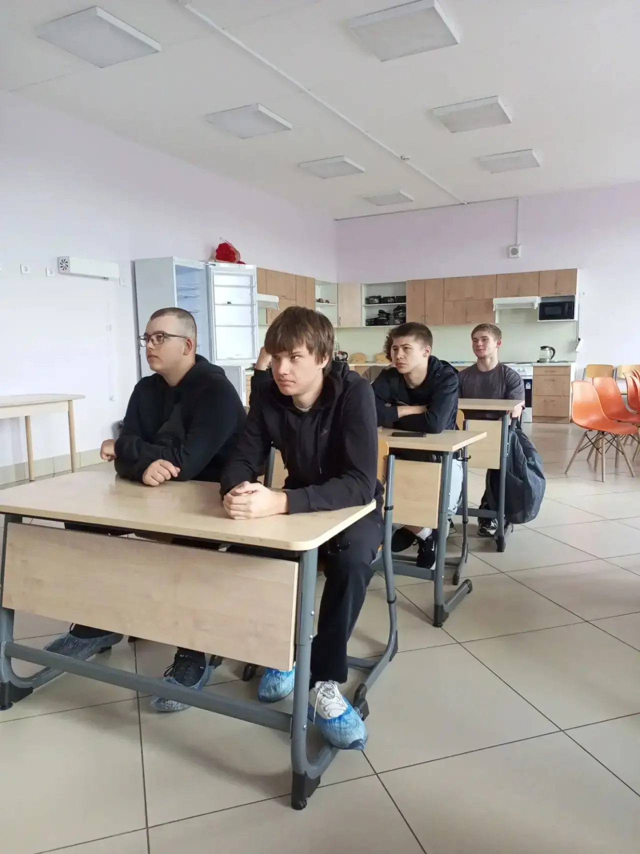 Кинолекторий «День российского кино» в 11 «Б» классе 🎬🇷🇺