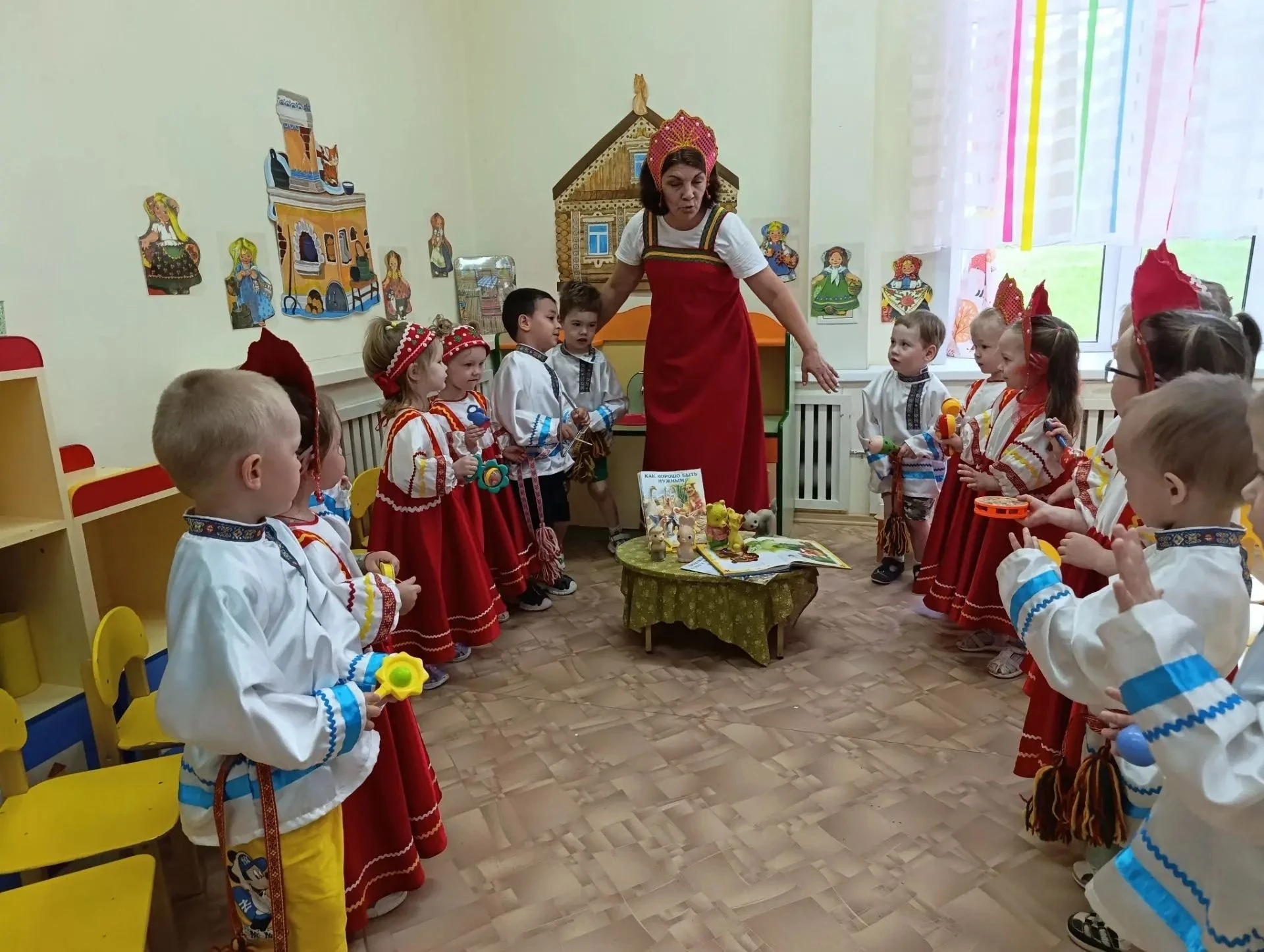 🌈🦋 Лето — это маленькая жизнь! 🦋🌈
Сказочный день у «Марьи-искусницы»! 🧚‍♀️
Вместе с ребятами по
