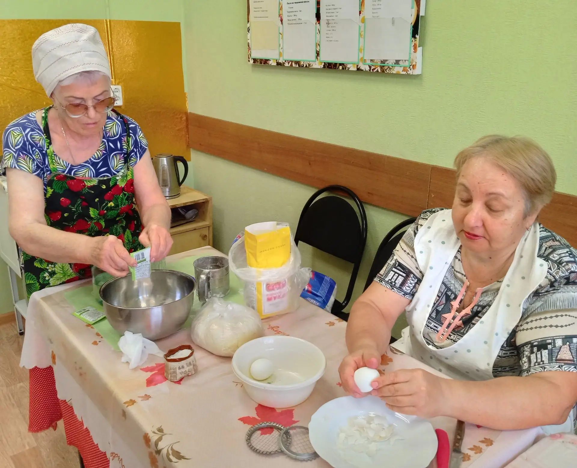 В рамках социальной технологии  «Учебная кухня» в кулинарной мастерской отделения дневного пребывани