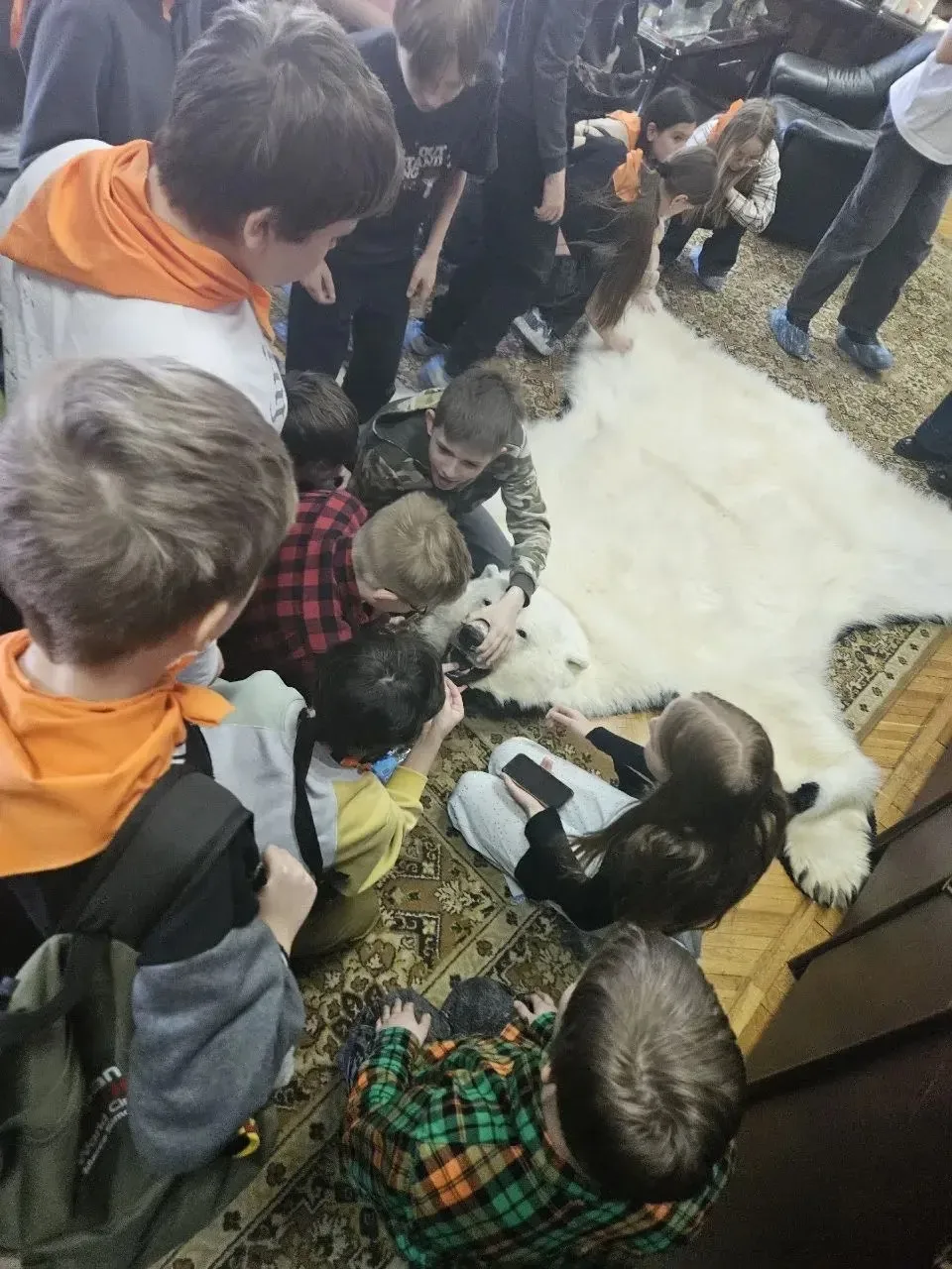Путешествие в мир Арктики 🐻‍❄️  👣 Вчера ученики 5 класса «В» вместе с классным руководителем Евгение