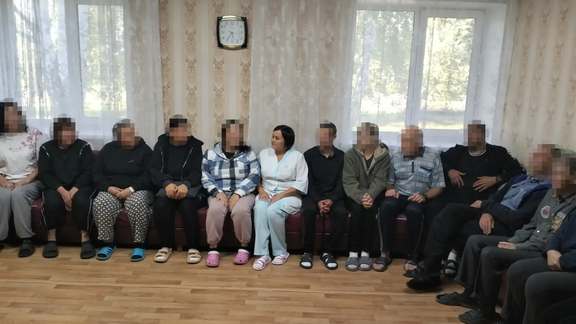 Провела беседу на тему: Ассоциальный образ жизни наркобольных,их санитарно- гигиеническ...